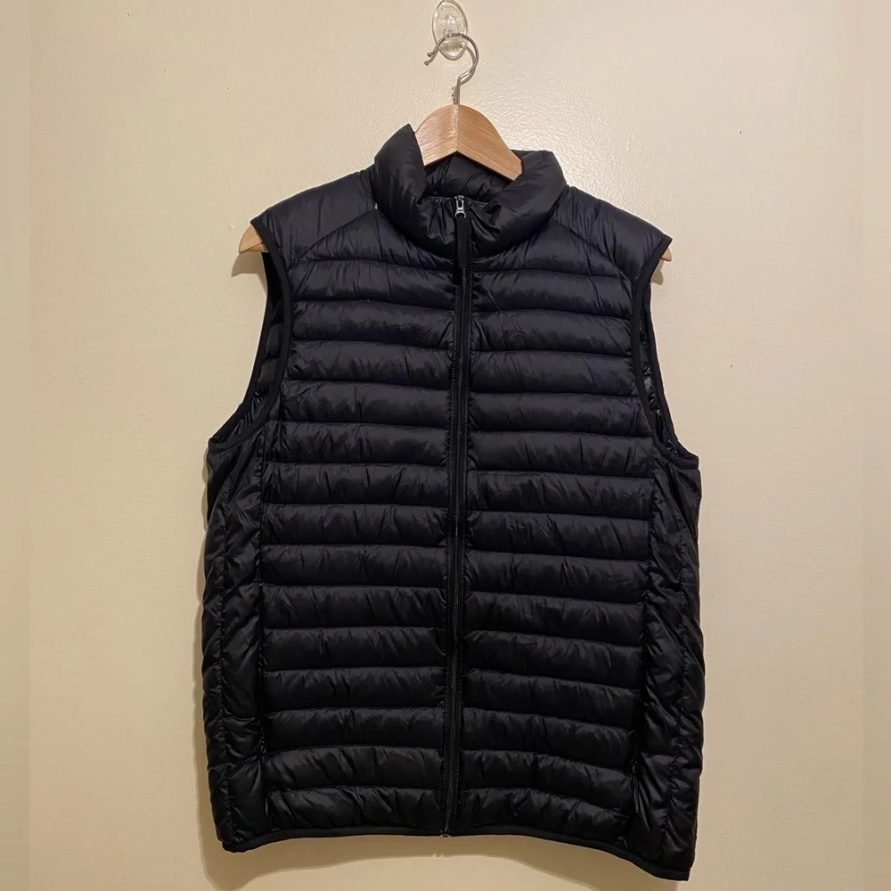 Uniqlo lightweight versatile